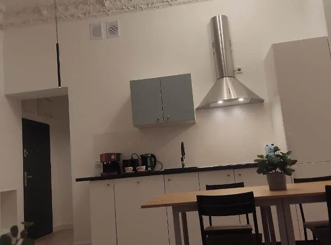 Kamienica Centrum Nr 7 *